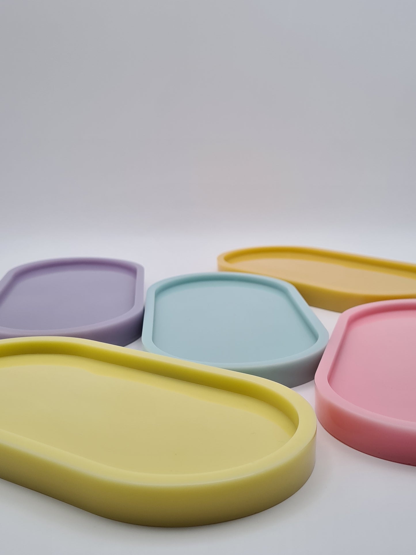 les couleurs disponible de vide poche ovale de la collection arc en ciel