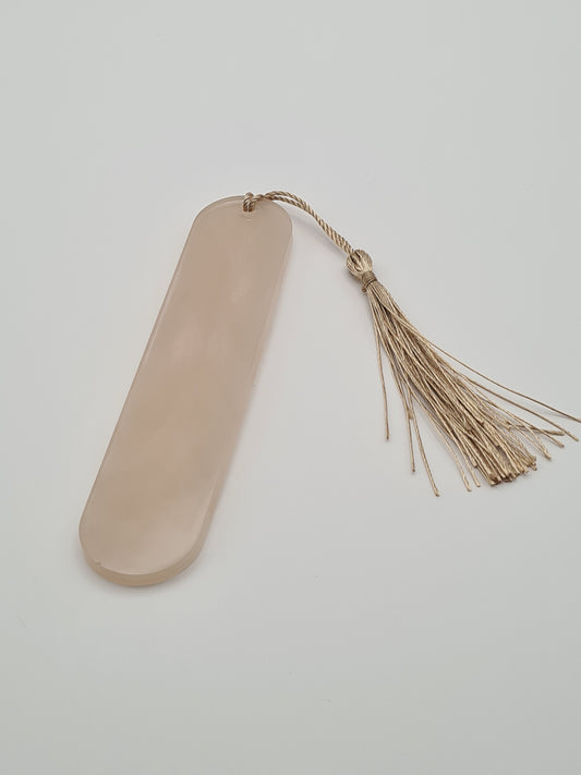 Marque page artisanal beige