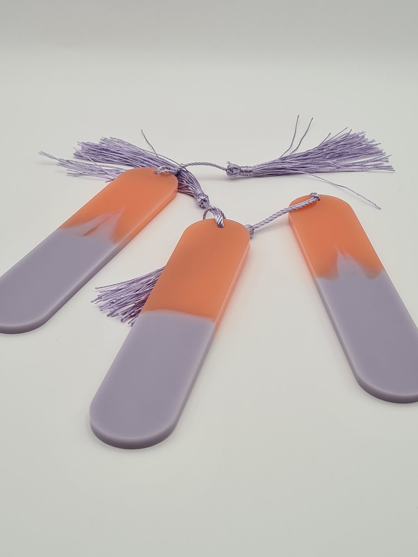 Marque page orange et lavande pour des lectures acidulées
