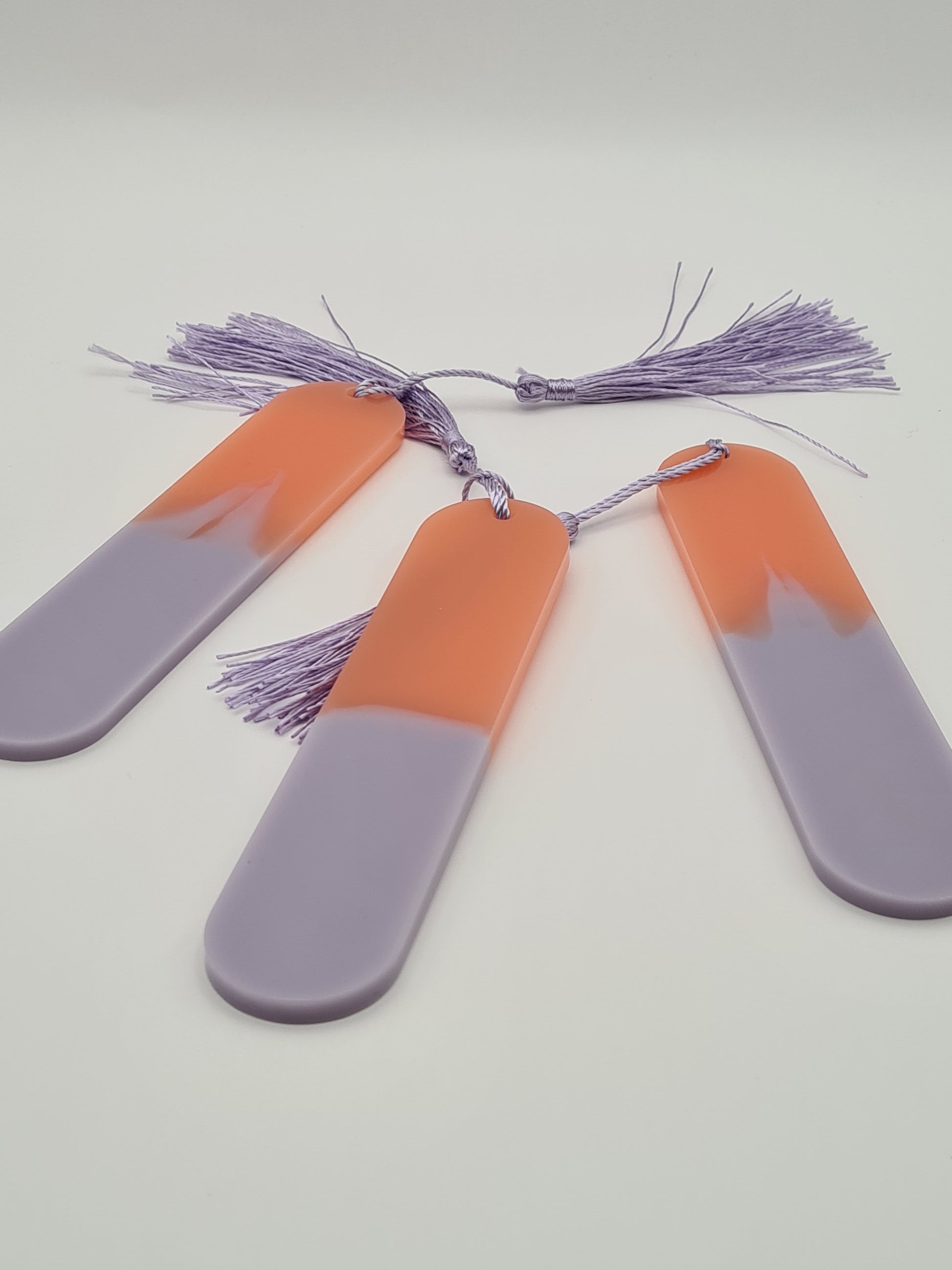 Marque page orange et lavande pour des lectures acidulées