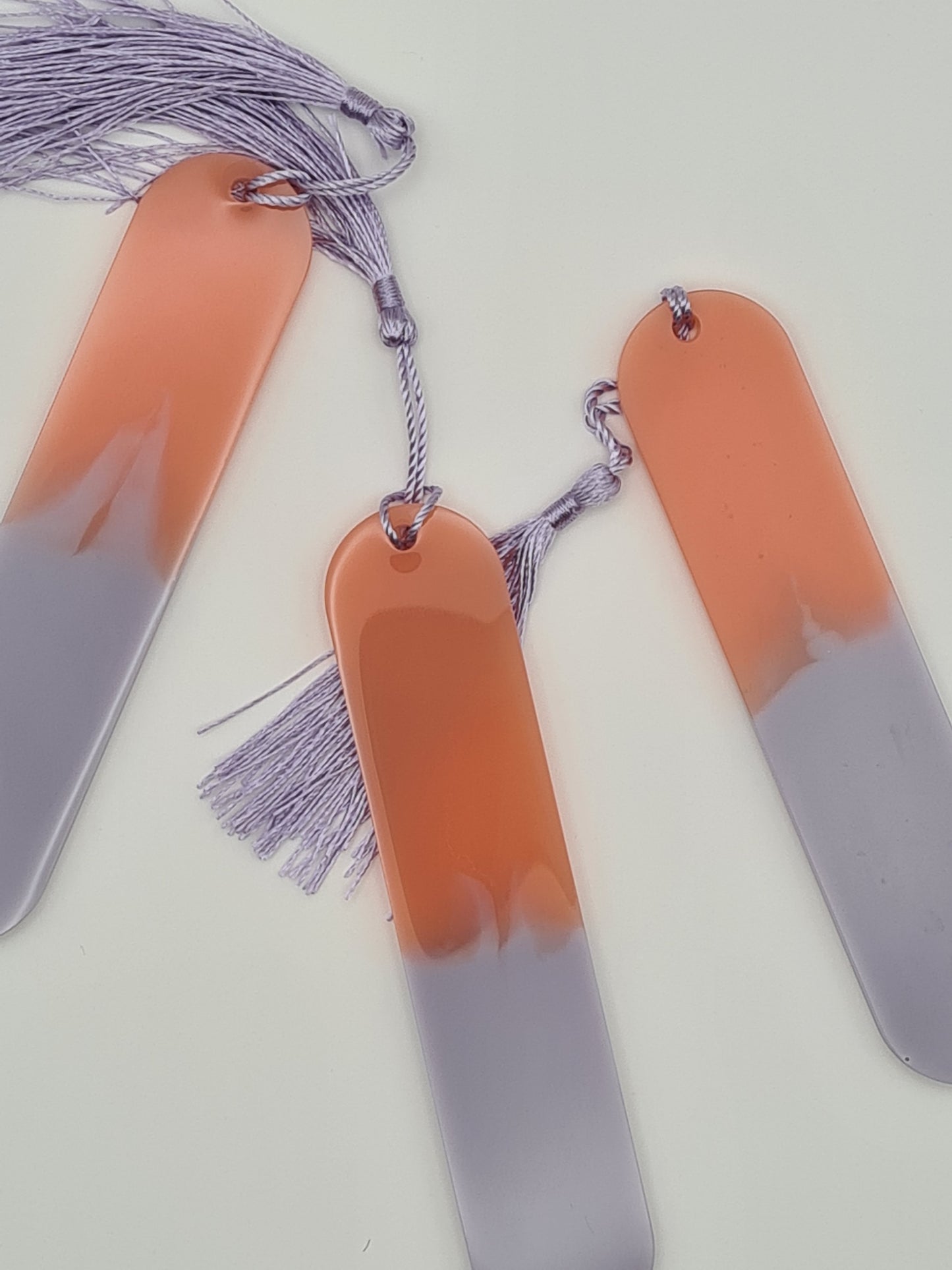 Marque page orange et lavande pour accompagner vos lectures 