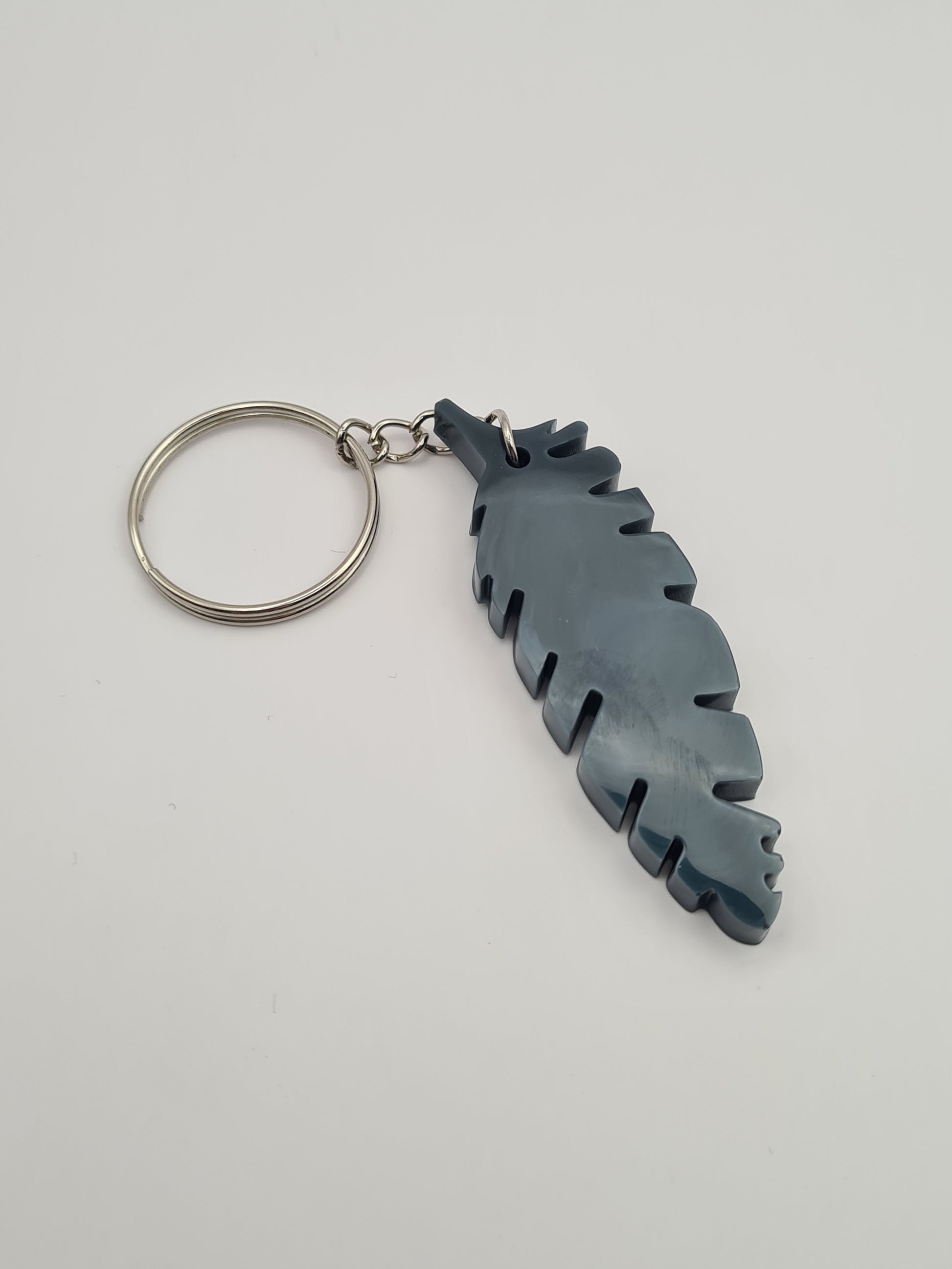 Porte-clés plume bleu nuit